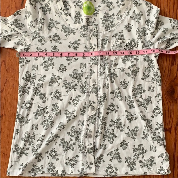 Bundle-3 Piece NWT White Orchid Pajama 2Tops/1 Bottom - Picture 7 of 9